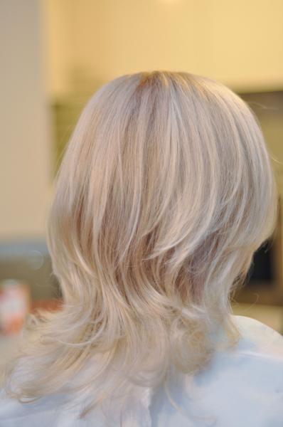 Pearl colour hair